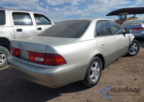 1999 Lexus Es 300 from USA, damaged, VIN JT8BF28G2X5057235